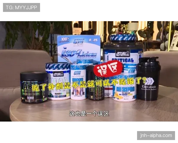 库里家冰箱里塞满蛋白粉，连狗都练出腹肌了